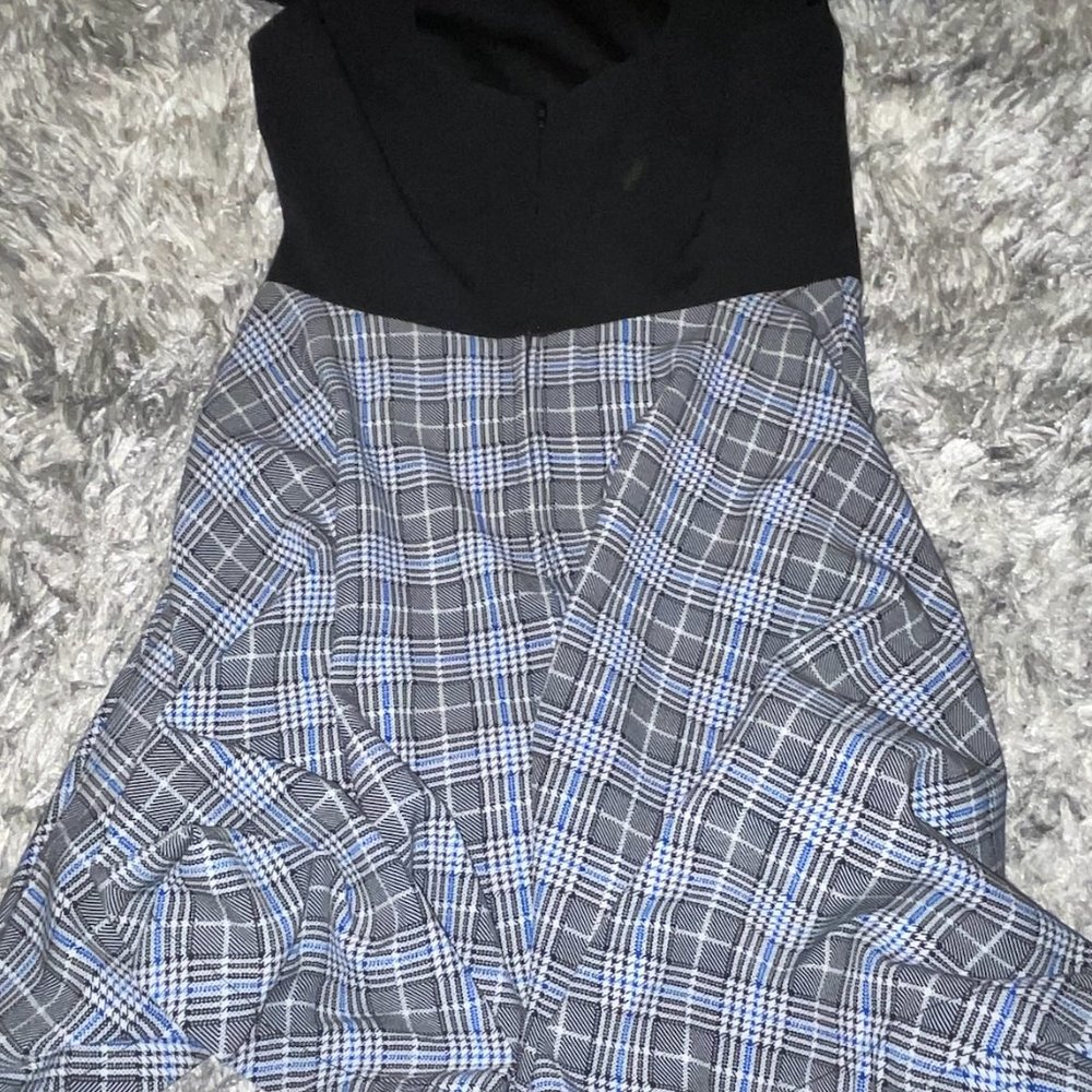 Dress - Picture 4 of 4